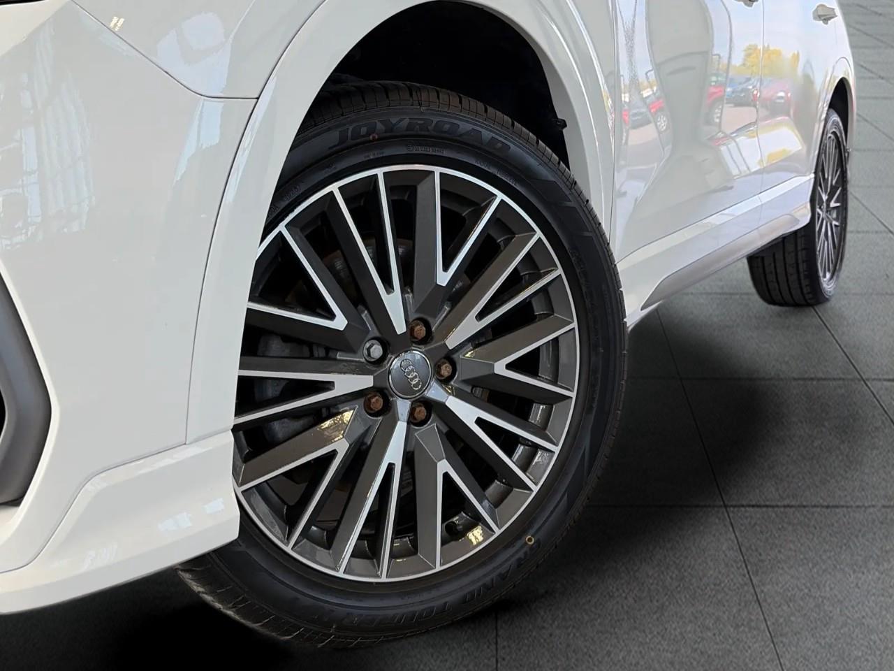 2019 Audi Q3 2.0T Technik 4dr All-wheel Drive quattro Sport Utility Photo1