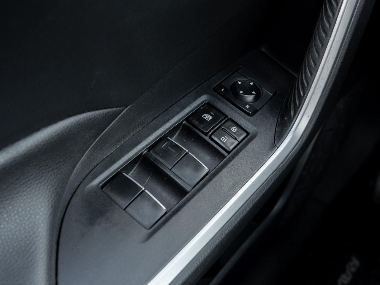 2019 Toyota RAV4  Photo