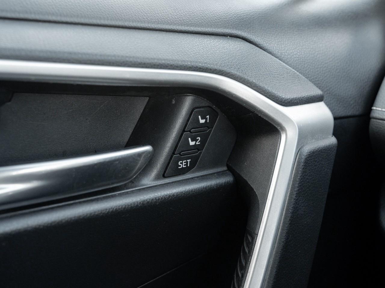 2019 Toyota RAV4  Photo