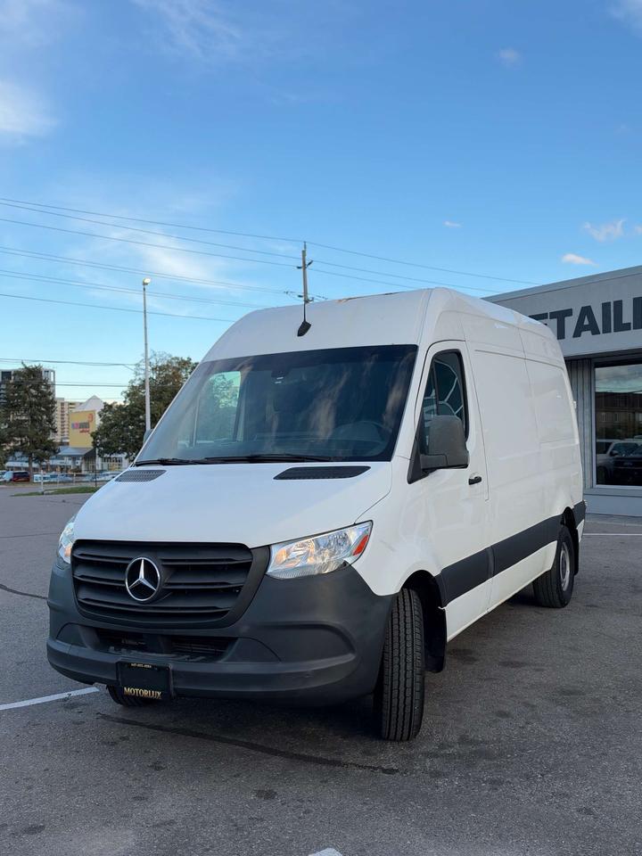 2021 Mercedes-Benz Sprinter 2500 Standard Roof I4 144 Photo3