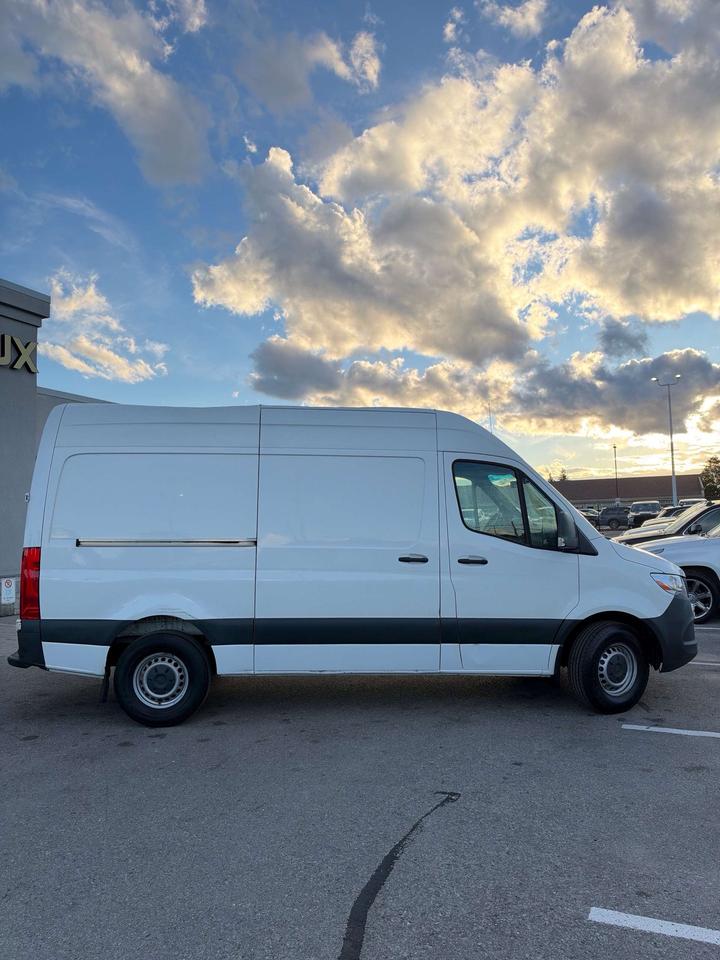 2021 Mercedes-Benz Sprinter 2500 Standard Roof I4 144 Photo