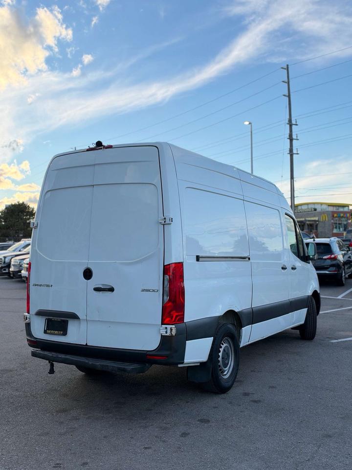 2021 Mercedes-Benz Sprinter 2500 Standard Roof I4 144 Photo