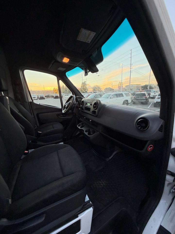 2021 Mercedes-Benz Sprinter 2500 Standard Roof I4 144 Photo