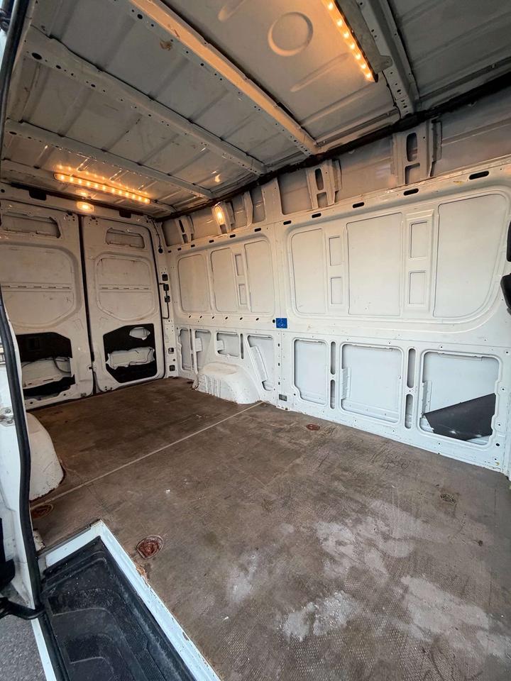 2021 Mercedes-Benz Sprinter 2500 Standard Roof I4 144 Photo