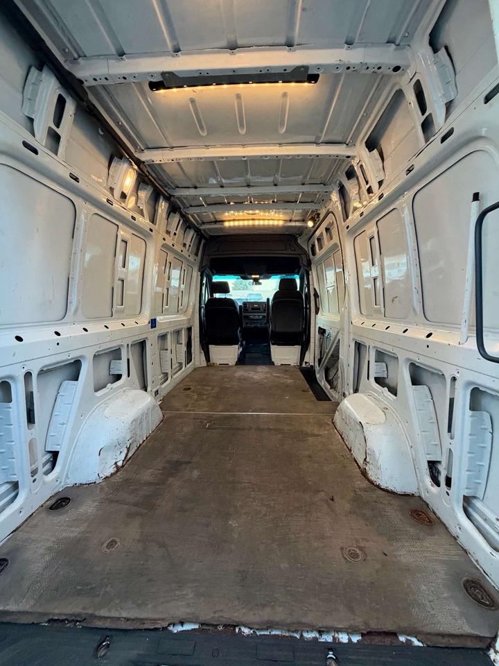 2021 Mercedes-Benz Sprinter 2500 Standard Roof I4 144 Photo