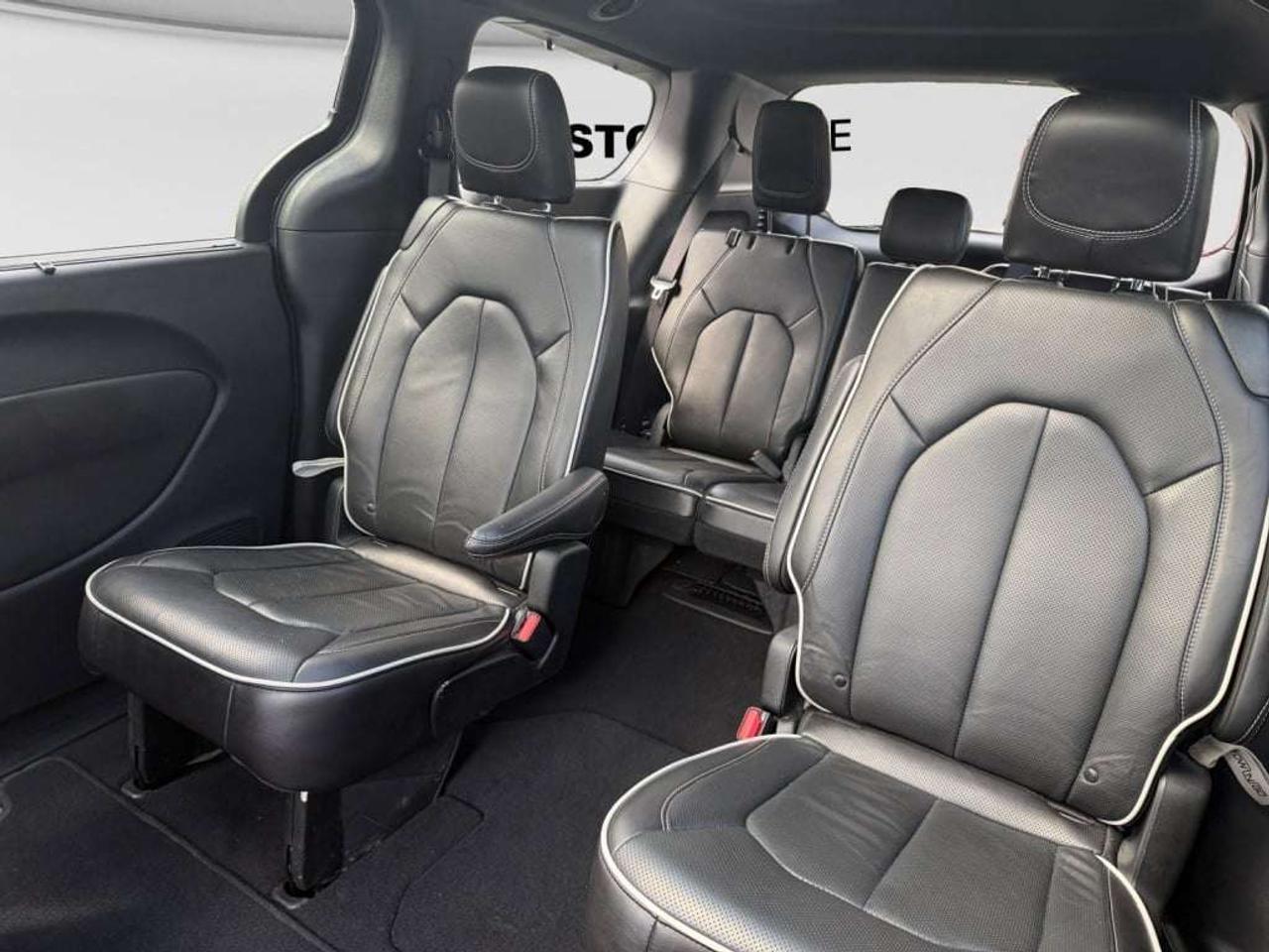 2025 Chrysler Pacifica Limited   Service Loaner Vehicle Photo