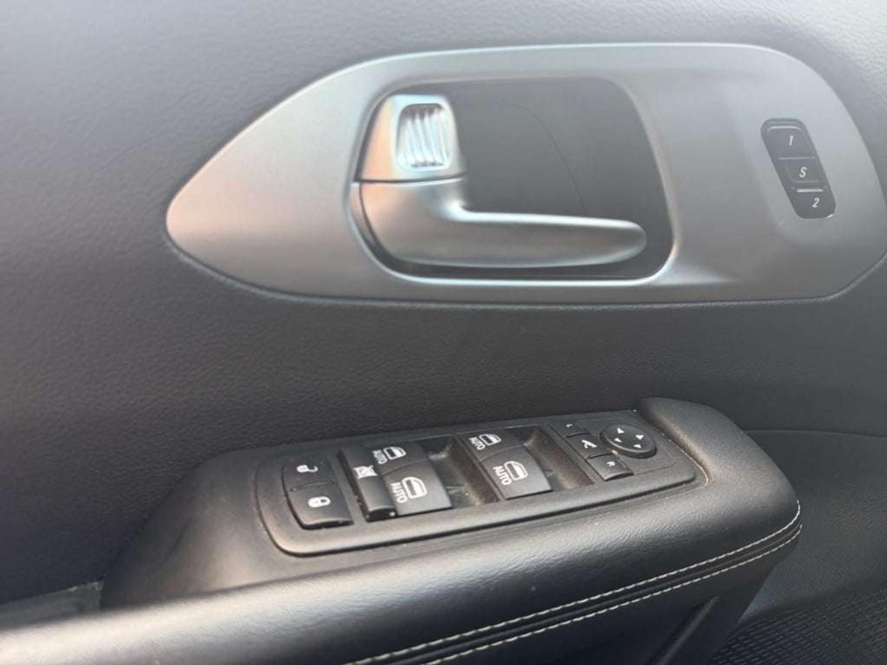 2025 Chrysler Pacifica Limited   Service Loaner Vehicle Photo