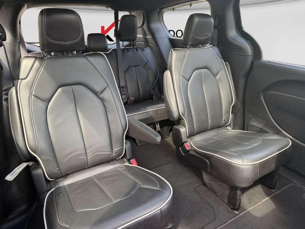 2025 Chrysler Pacifica Limited   Service Loaner Vehicle Photo