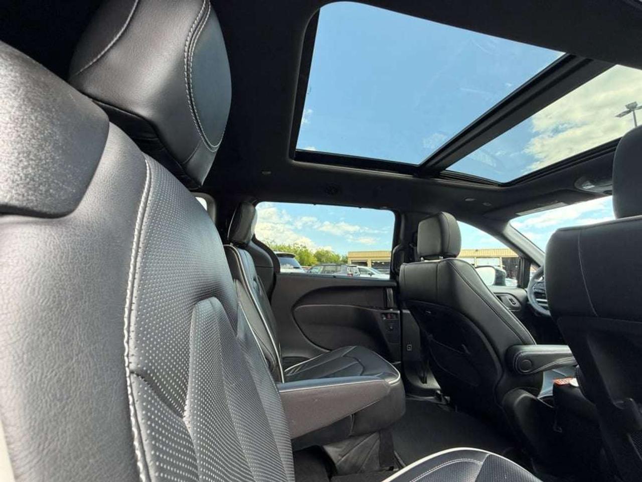 2025 Chrysler Pacifica Limited   Service Loaner Vehicle Photo