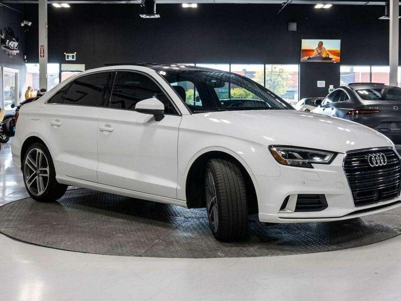 2018 Audi A3 TECHNIC NO ACCIDENT PANO NAVI PARKING SENSORS Photo5