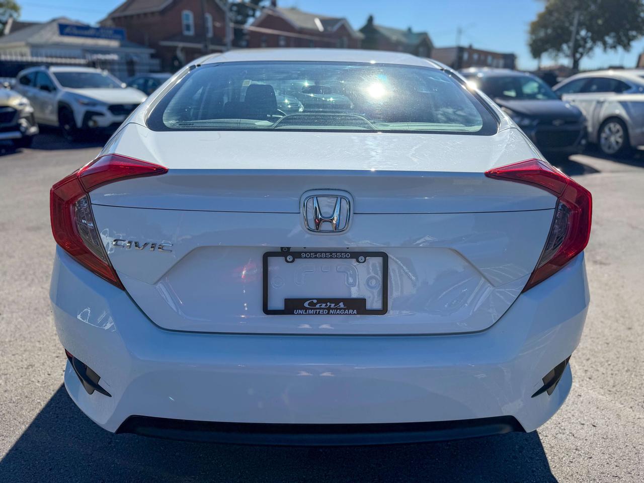 2017 Honda Civic LX   LOW KM   ECON   CAMERA   APPLE CARPLAY Photo3
