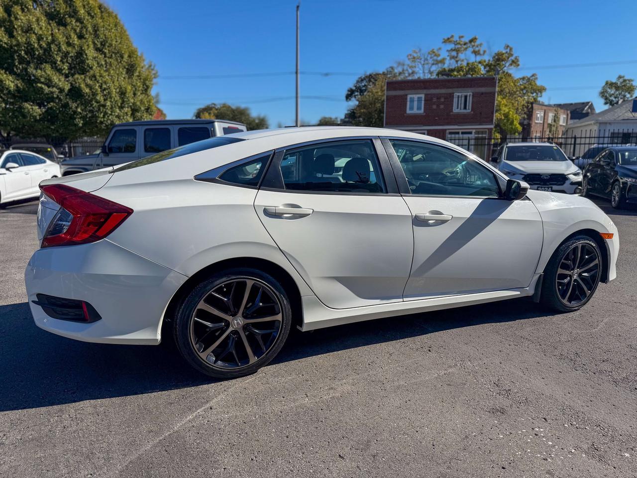 2017 Honda Civic LX   LOW KM   ECON   CAMERA   APPLE CARPLAY Photo