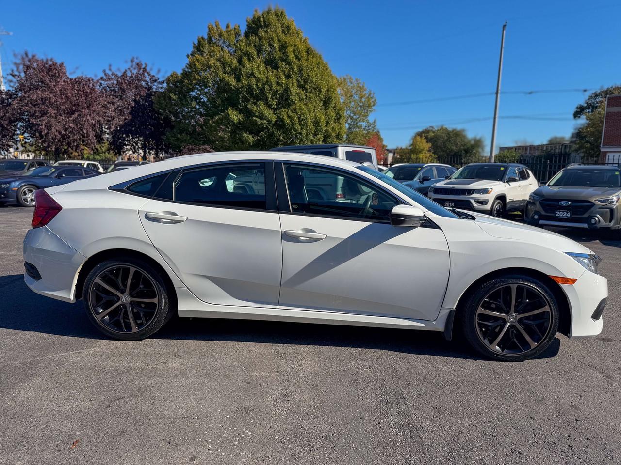 2017 Honda Civic LX   LOW KM   ECON   CAMERA   APPLE CARPLAY Photo