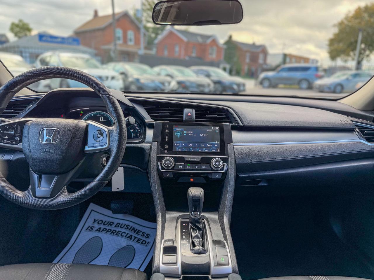 2017 Honda Civic LX   LOW KM   ECON   CAMERA   APPLE CARPLAY Photo