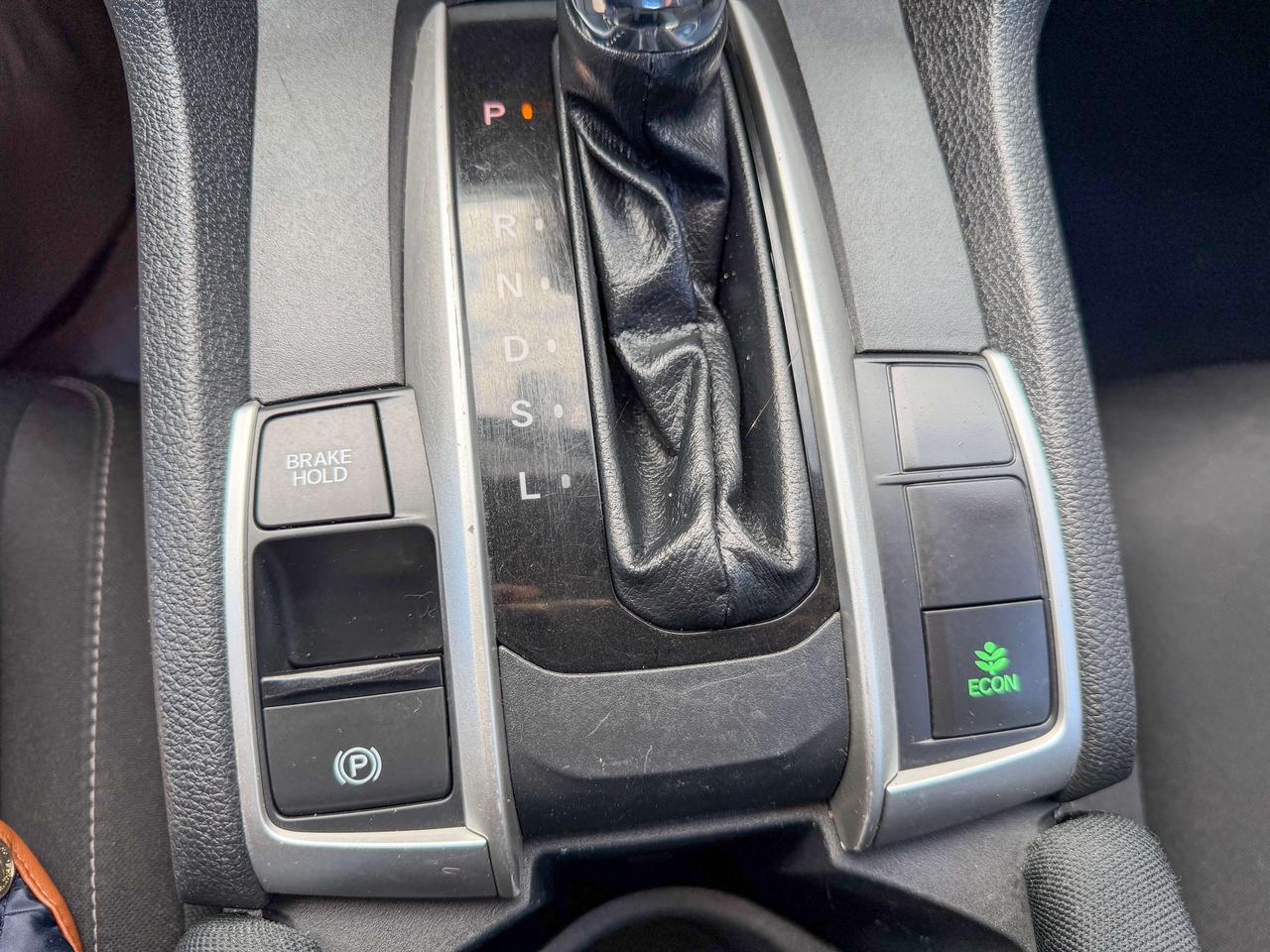2017 Honda Civic LX   LOW KM   ECON   CAMERA   APPLE CARPLAY Photo