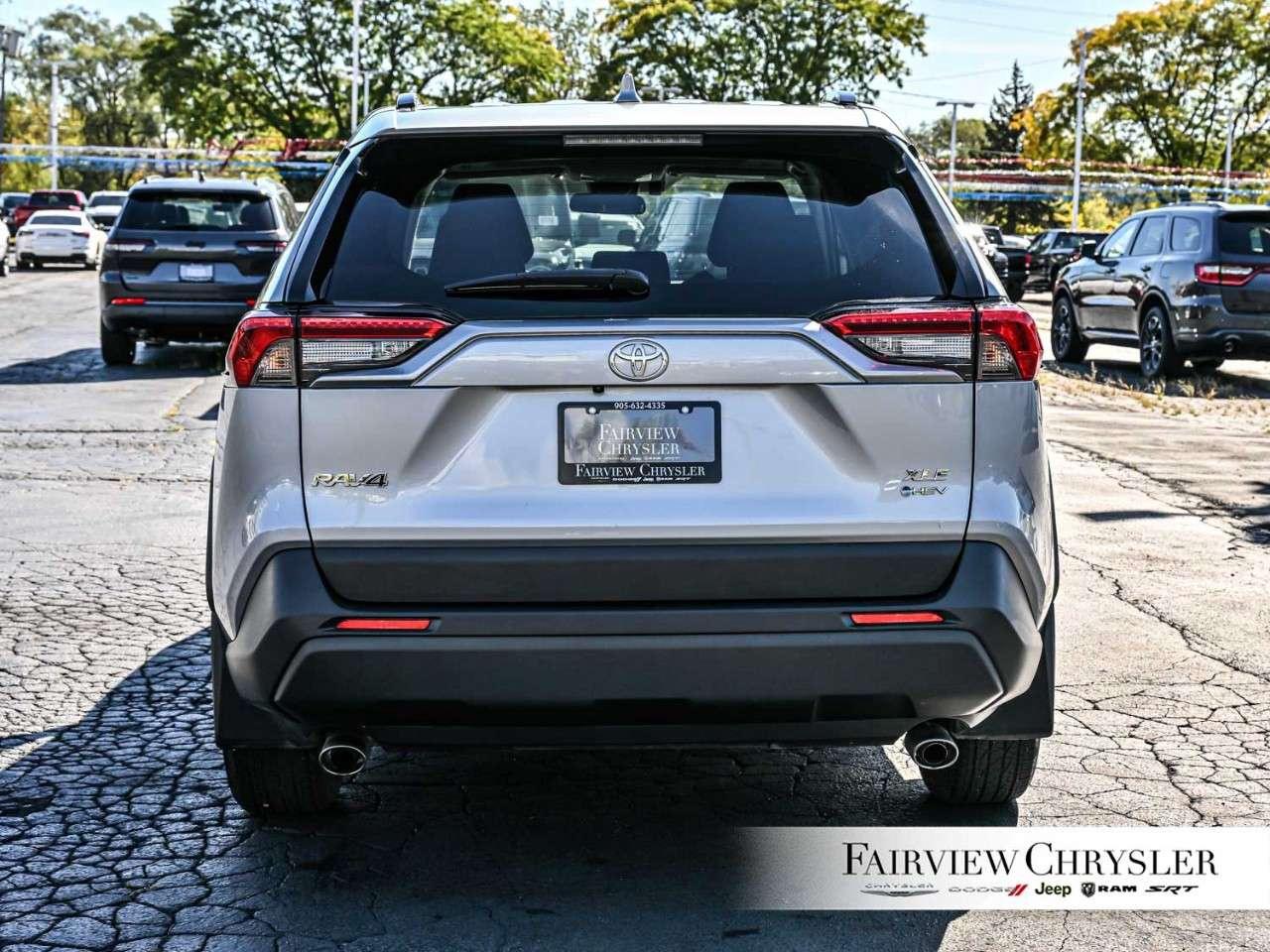 2025 Toyota RAV4 Hybrid XLE AWD HYBRID   SUNROOF   BLIND SPOT   HEATED SEATS   CARPLAY   POWER TAILGATE Photo