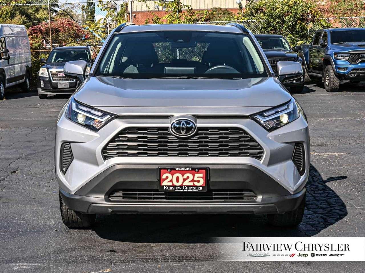 2025 Toyota RAV4 Hybrid XLE AWD HYBRID   SUNROOF   BLIND SPOT   HEATED SEATS   CARPLAY   POWER TAILGATE Photo