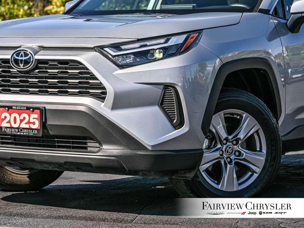 2025 Toyota RAV4 Hybrid XLE AWD HYBRID   SUNROOF   BLIND SPOT   HEATED SEATS   CARPLAY   POWER TAILGATE Photo