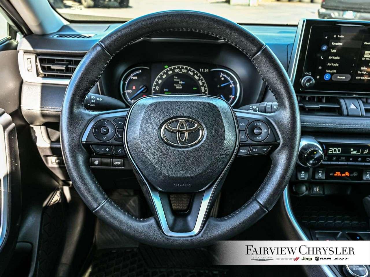2025 Toyota RAV4 Hybrid XLE AWD HYBRID   SUNROOF   BLIND SPOT   HEATED SEATS   CARPLAY   POWER TAILGATE Photo