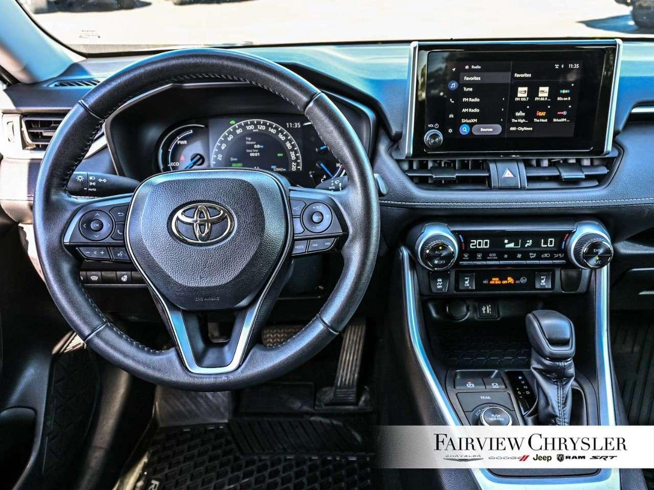 2025 Toyota RAV4 Hybrid XLE AWD HYBRID   SUNROOF   BLIND SPOT   HEATED SEATS   CARPLAY   POWER TAILGATE Photo
