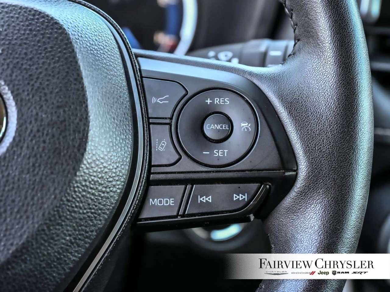 2025 Toyota RAV4 Hybrid XLE AWD HYBRID   SUNROOF   BLIND SPOT   HEATED SEATS   CARPLAY   POWER TAILGATE Photo