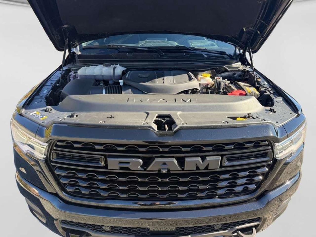 2025 RAM 1500 Limited 4WD Photo