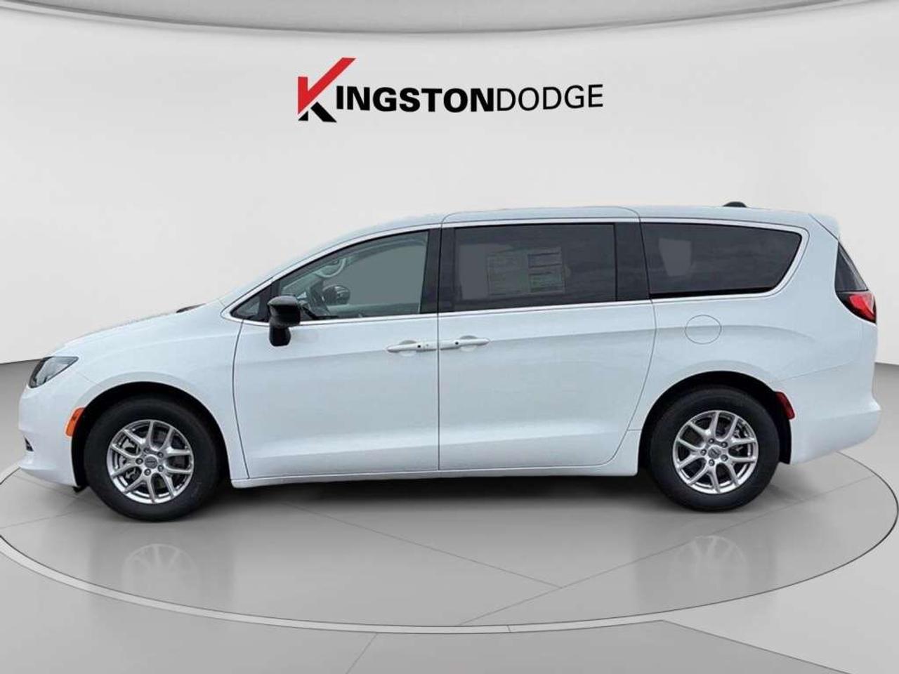 2024 Chrysler Grand Caravan SXT   Customer Shuttle Van Photo5