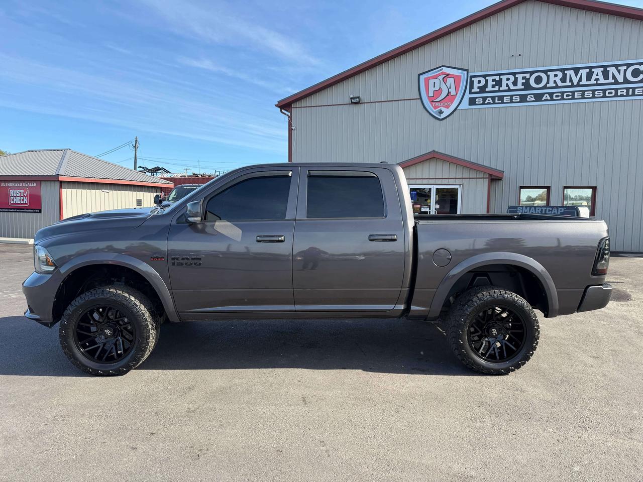 2014 RAM 1500 SPORT Photo3