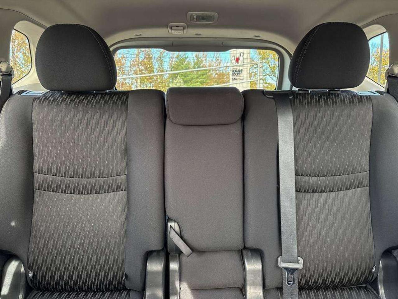 2018 Nissan Rogue SV AWD   Heated Seats   Android Auto   Apple Car Play Photo