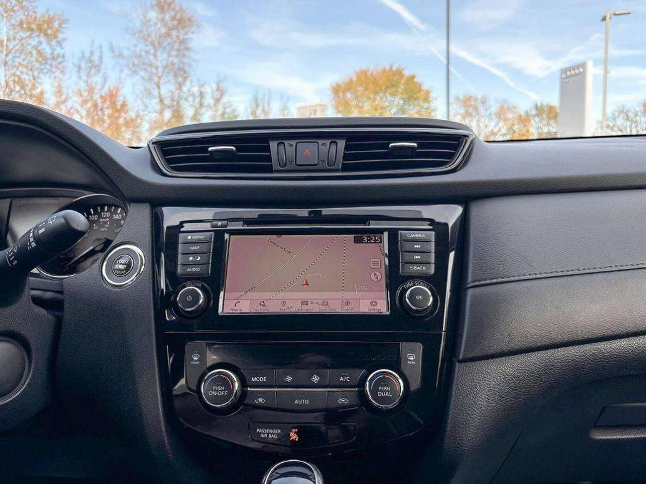 2018 Nissan Rogue SV AWD   Heated Seats   Android Auto   Apple Car Play Photo