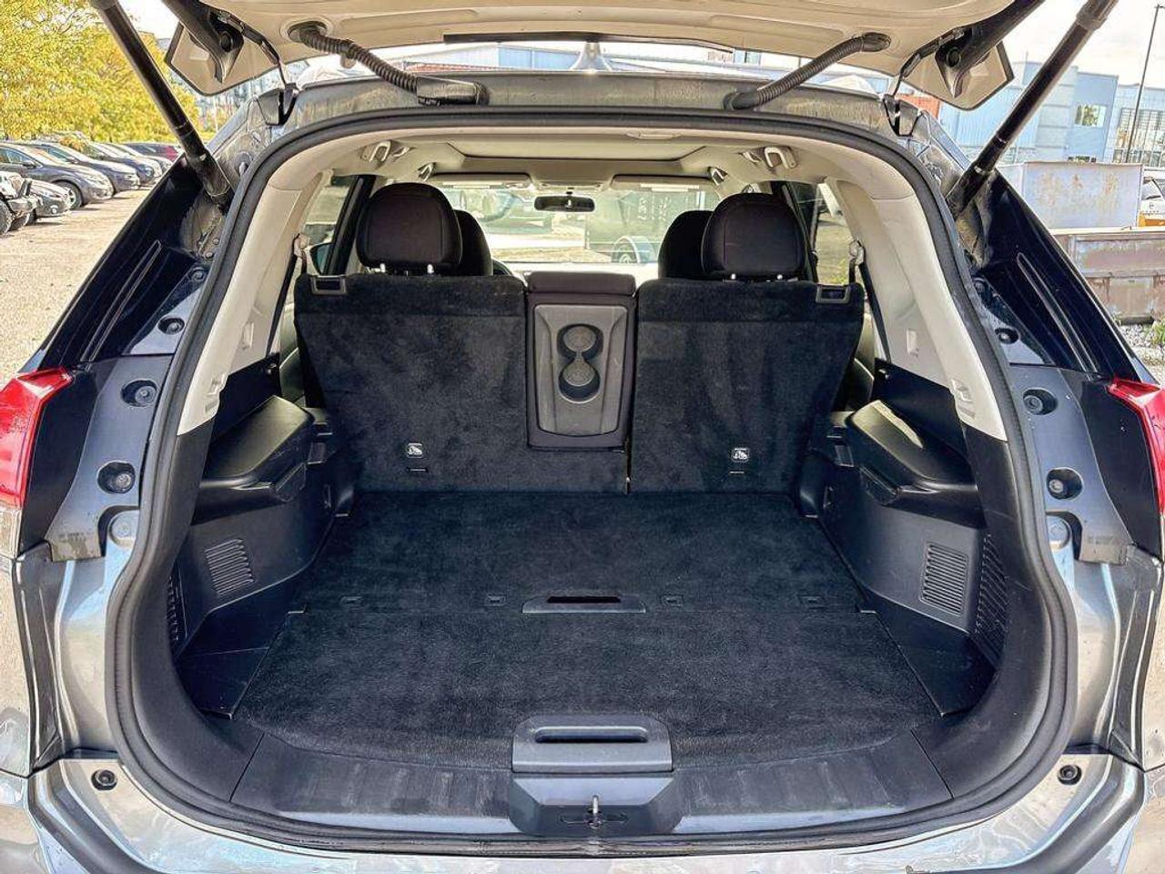 2018 Nissan Rogue SV AWD   Heated Seats   Android Auto   Apple Car Play Photo