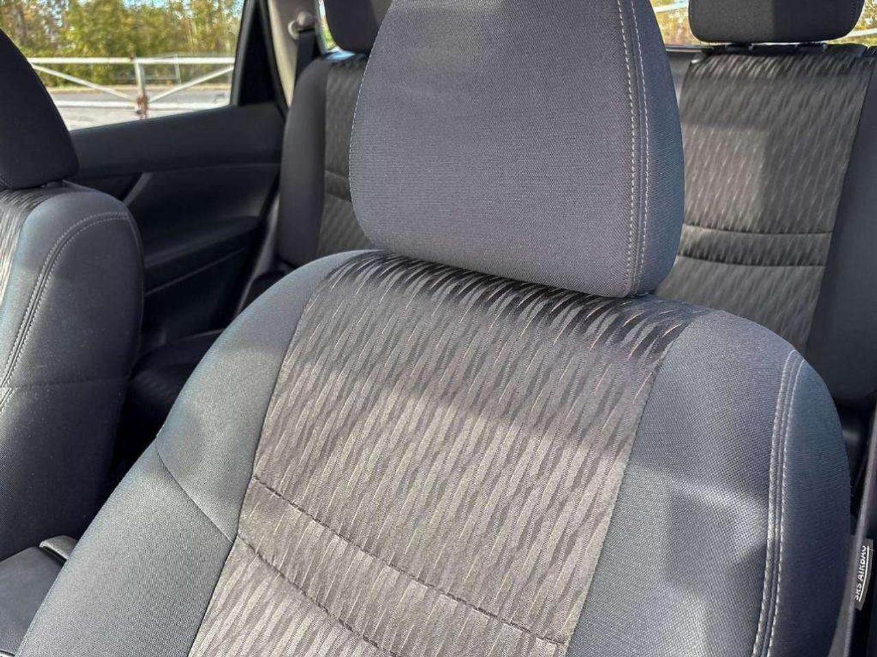 2018 Nissan Rogue SV AWD   Heated Seats   Android Auto   Apple Car Play Photo