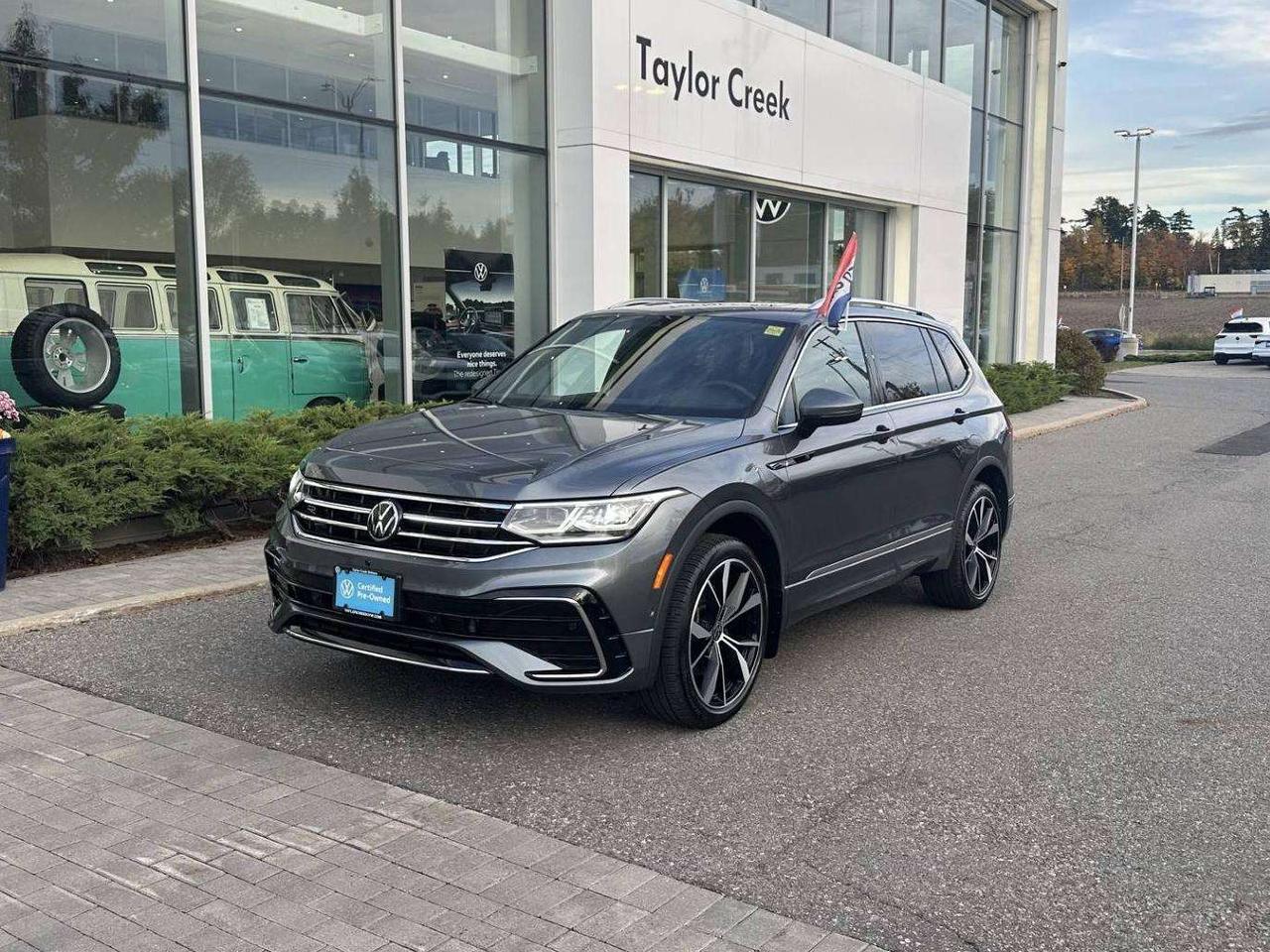 2022 Volkswagen Tiguan Highline R-line Photo0
