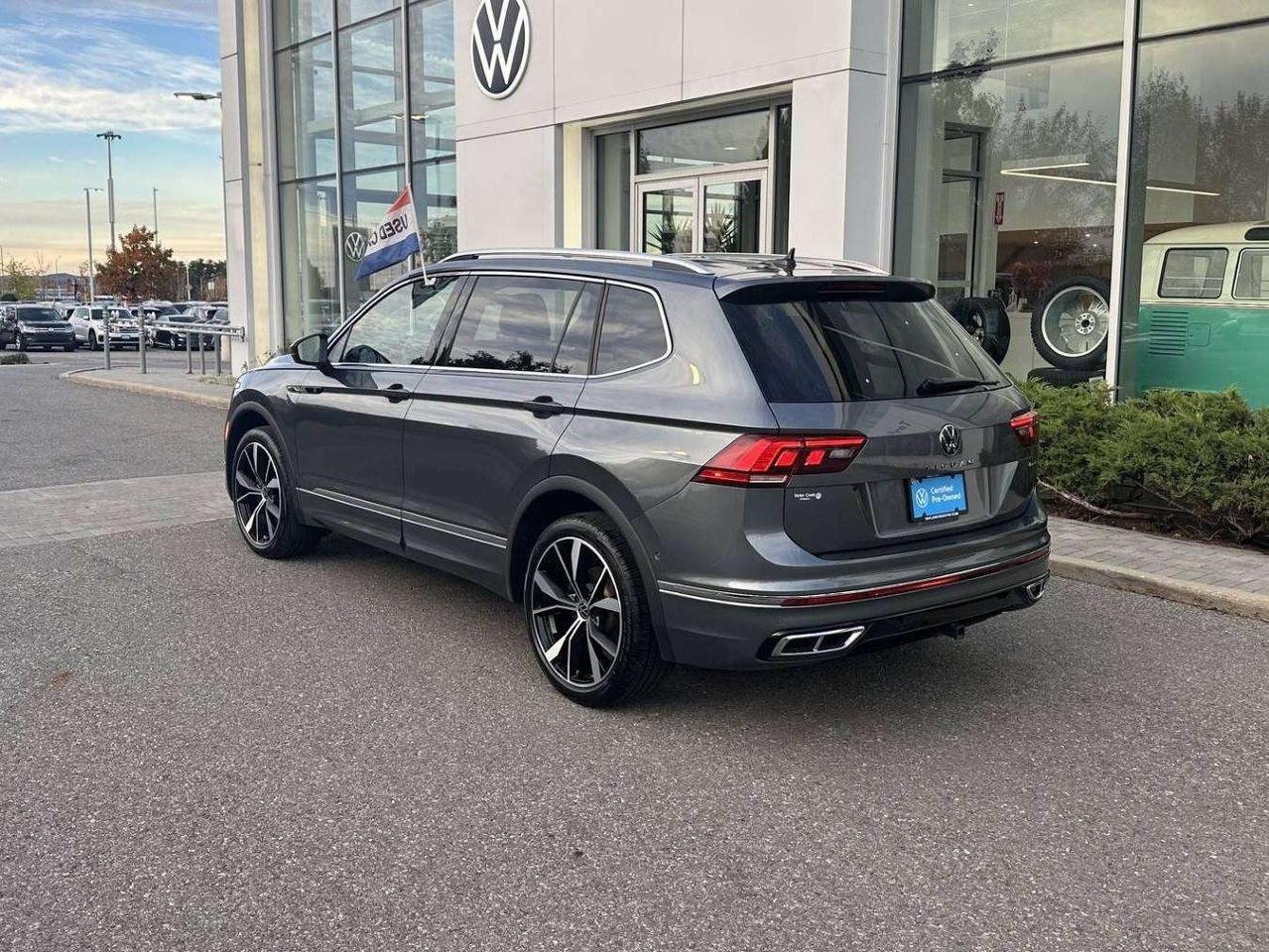 2022 Volkswagen Tiguan Highline R-line Photo