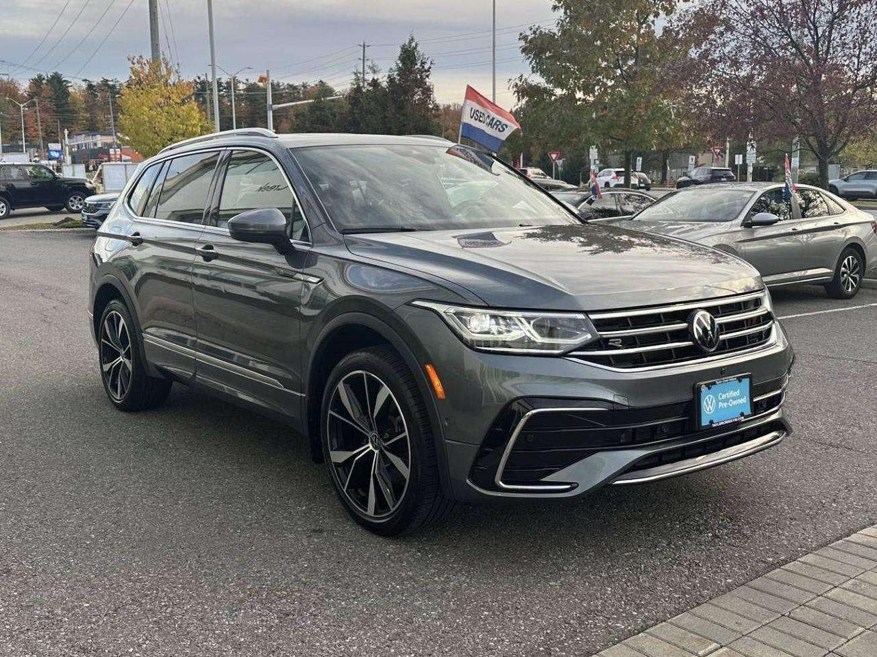 2022 Volkswagen Tiguan Highline R-line Photo