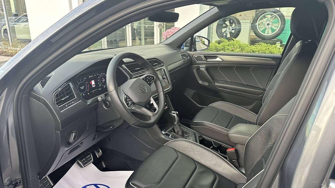 2022 Volkswagen Tiguan Highline R-line Photo