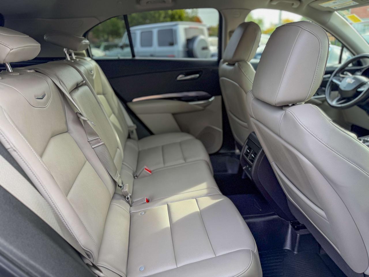 2021 Cadillac XT4 Luxury-350T/1 OWNER/ACC/CAMERA/REMOTE/LOW KM/2.0L Photo