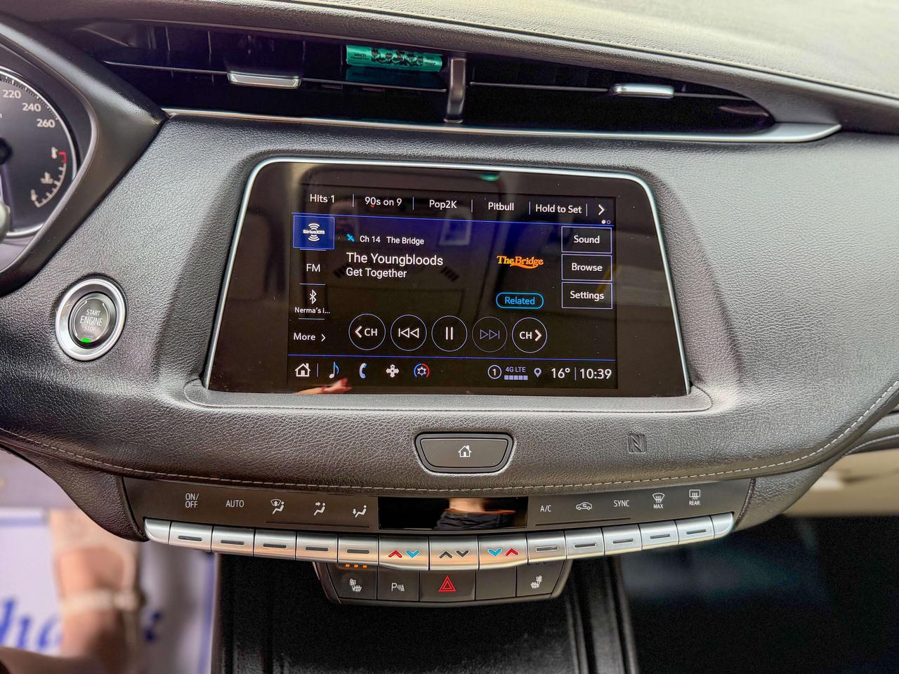 2021 Cadillac XT4 Luxury-350T/1 OWNER/ACC/CAMERA/REMOTE/LOW KM/2.0L Photo
