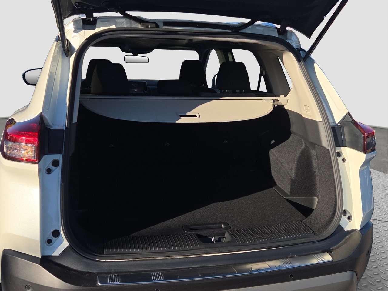 2023 Nissan Rogue SV MOONROOF Photo