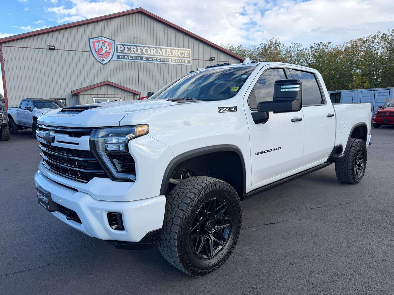 2024 Chevrolet Silverado 3500 LTZ Photo0