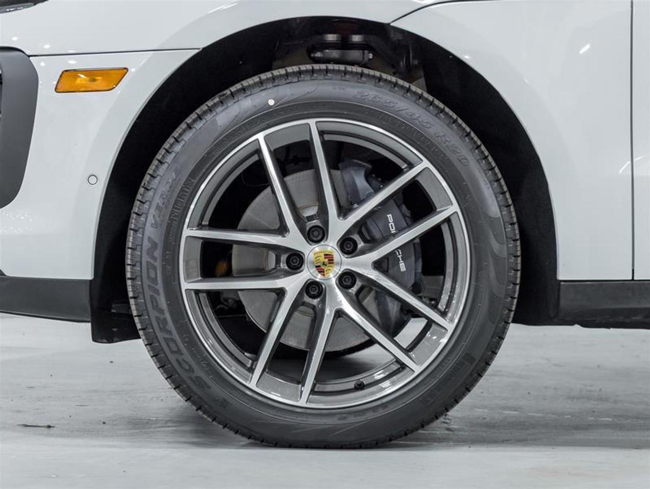 2026 Porsche Macan  Photo