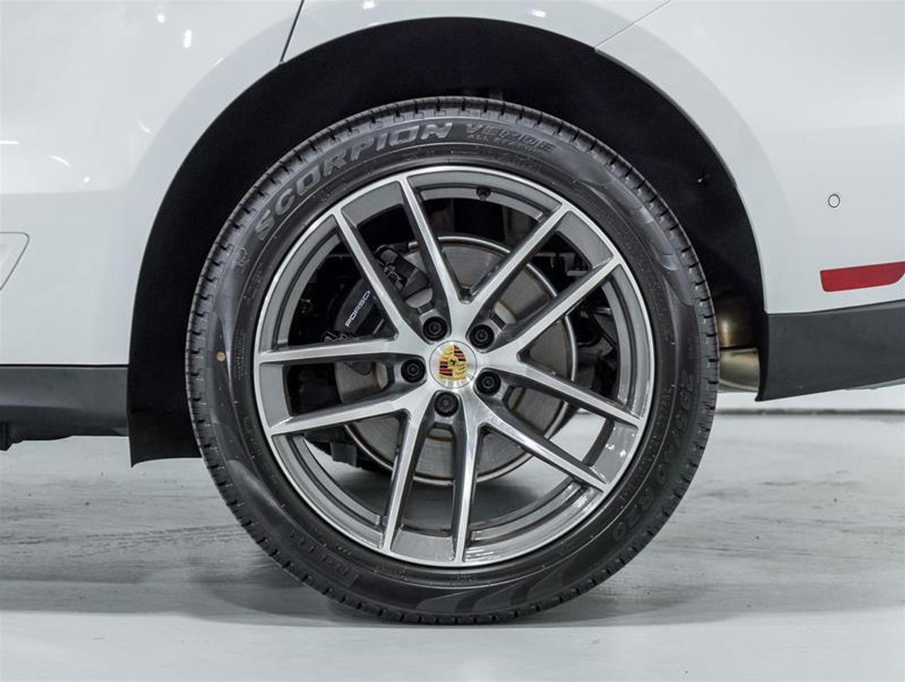 2026 Porsche Macan  Photo