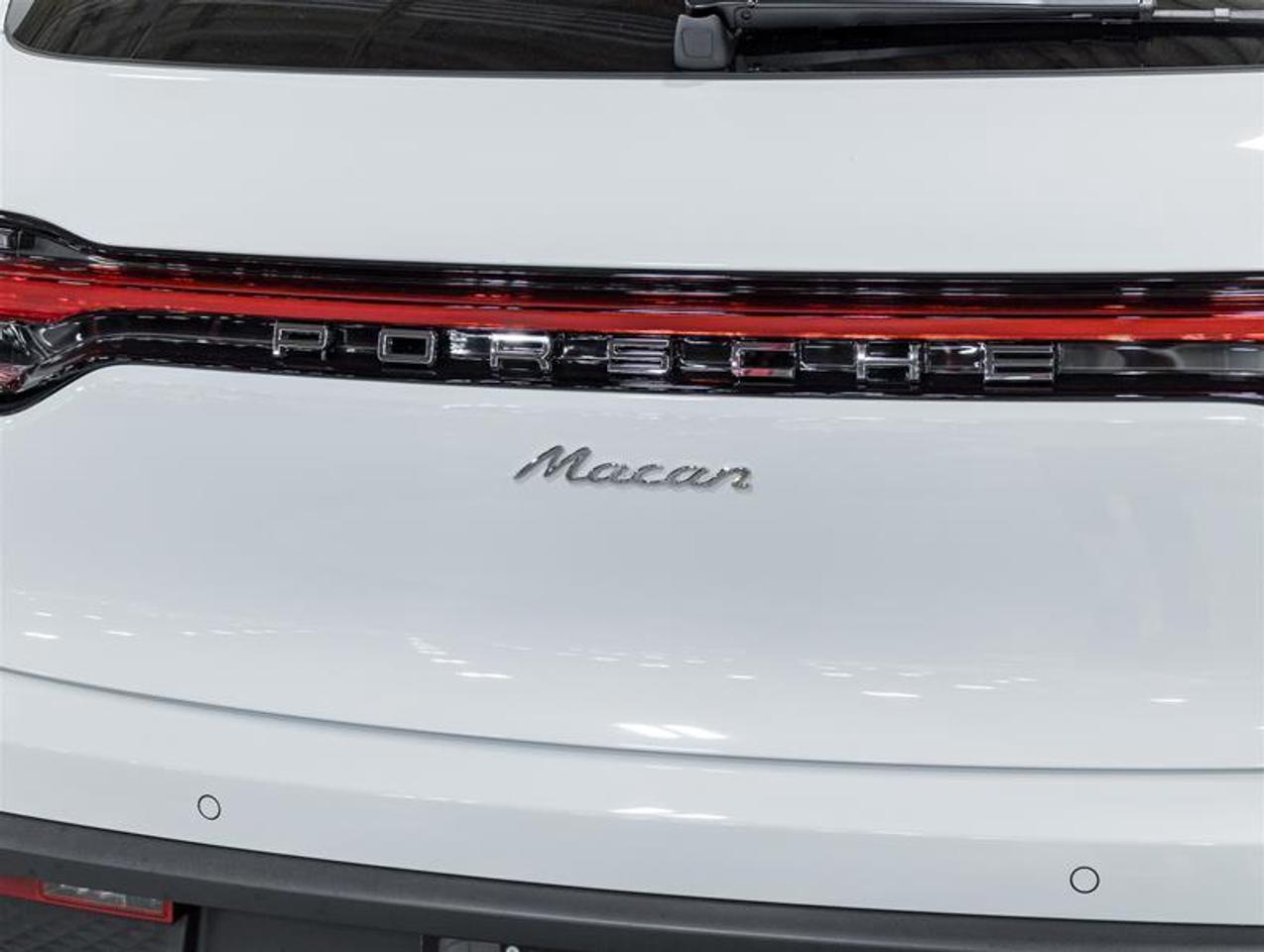 2026 Porsche Macan  Photo