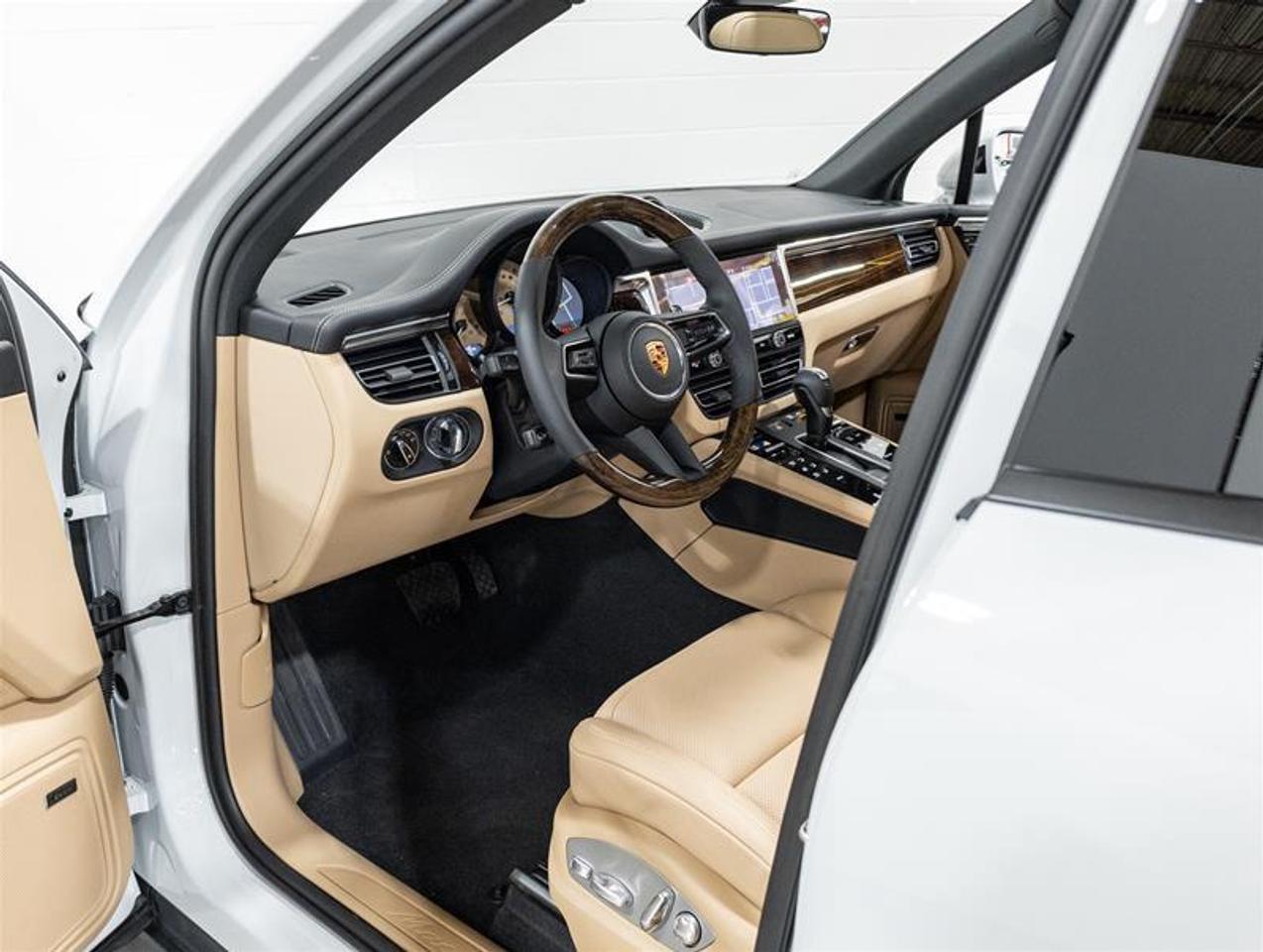 2026 Porsche Macan  Photo