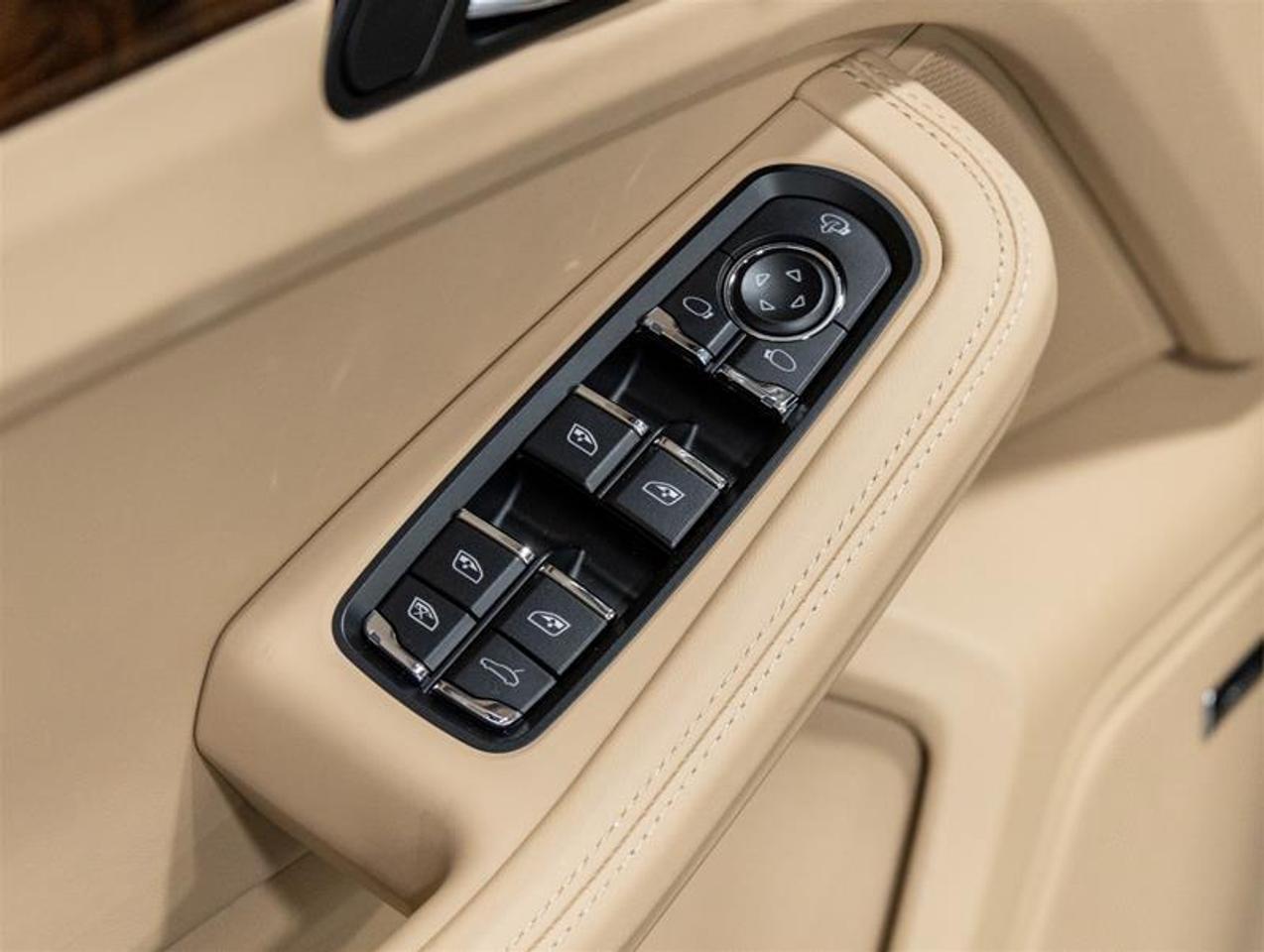 2026 Porsche Macan  Photo