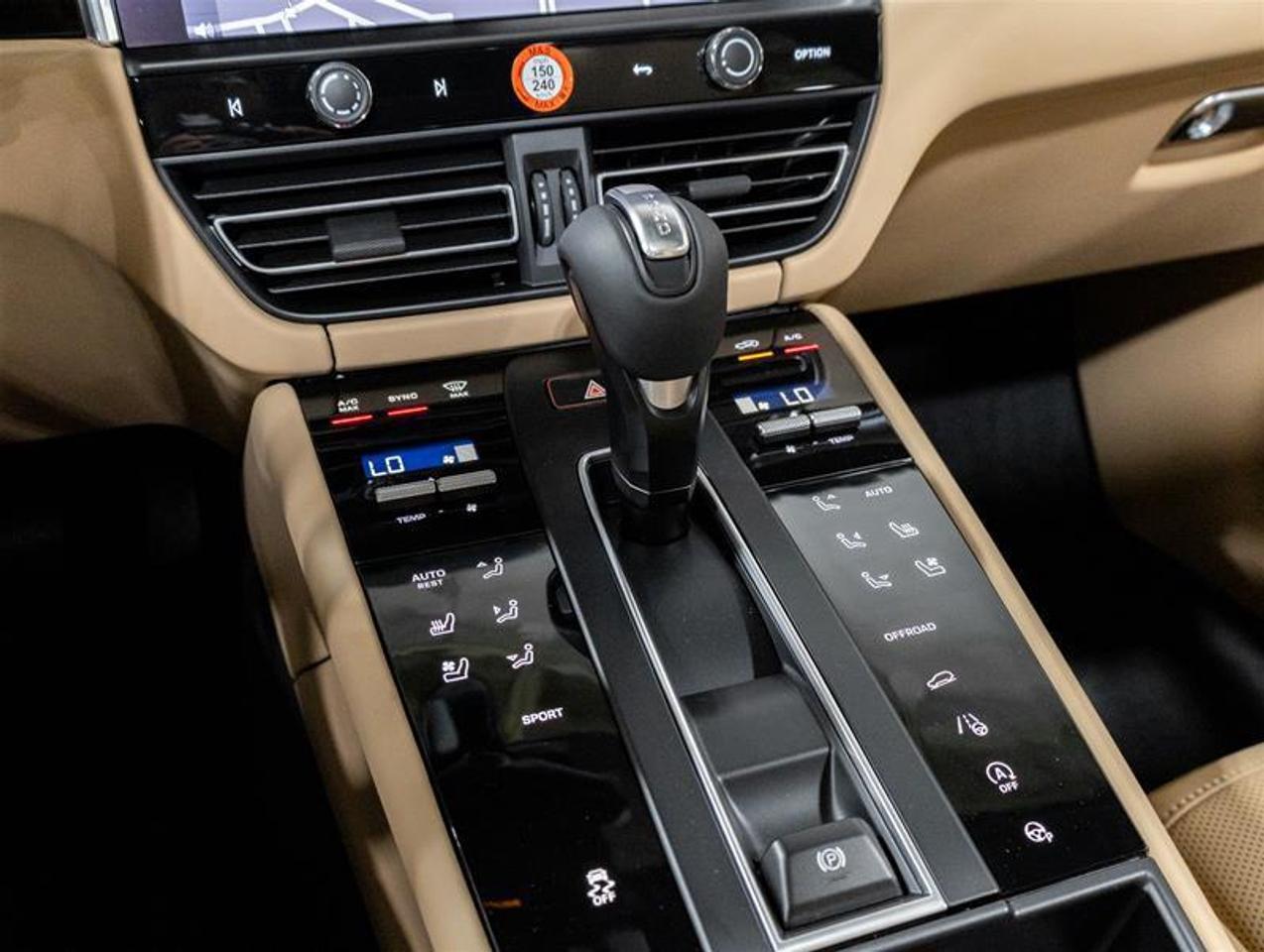 2026 Porsche Macan  Photo