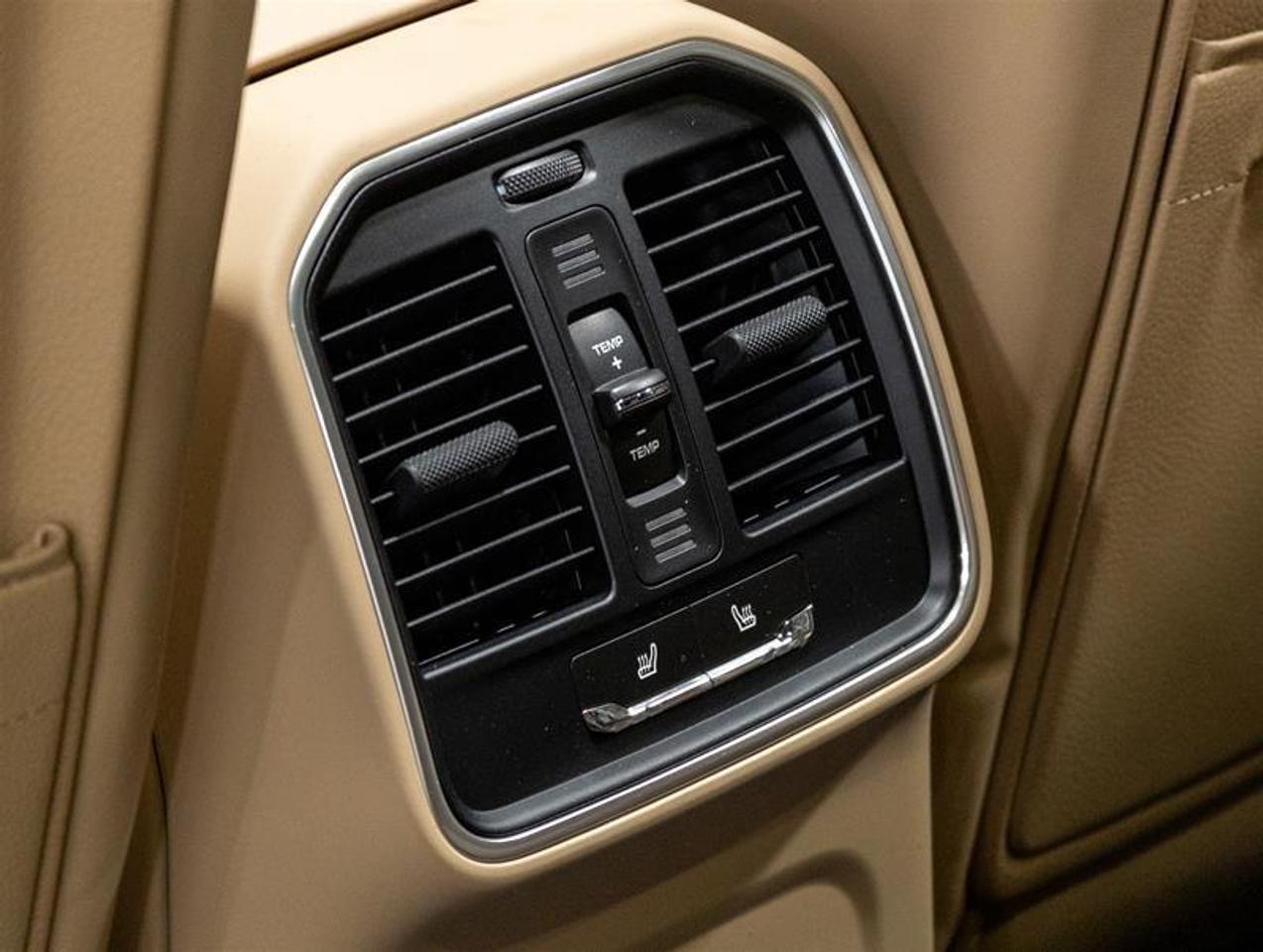 2026 Porsche Macan  Photo