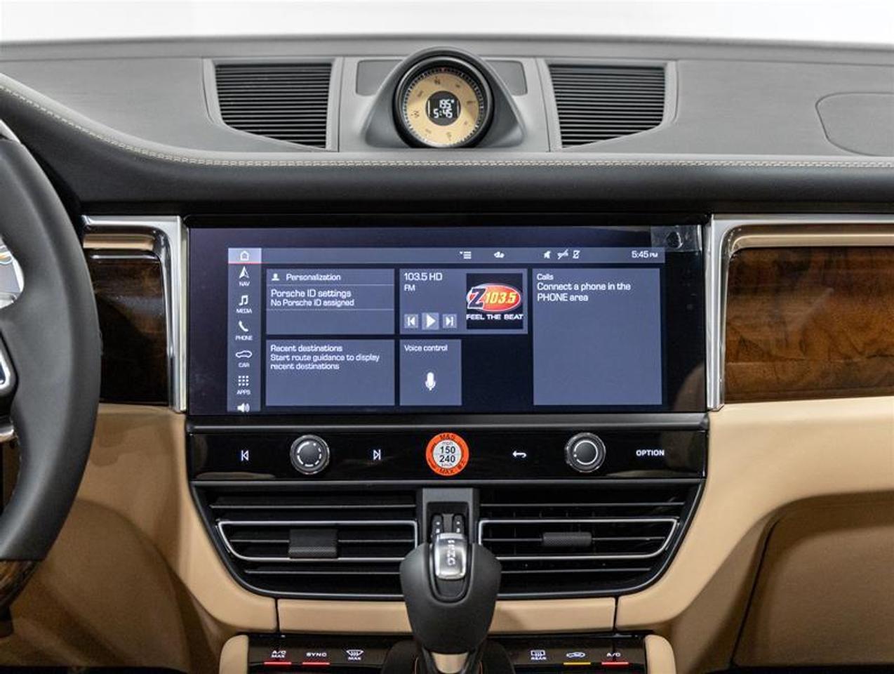 2026 Porsche Macan  Photo