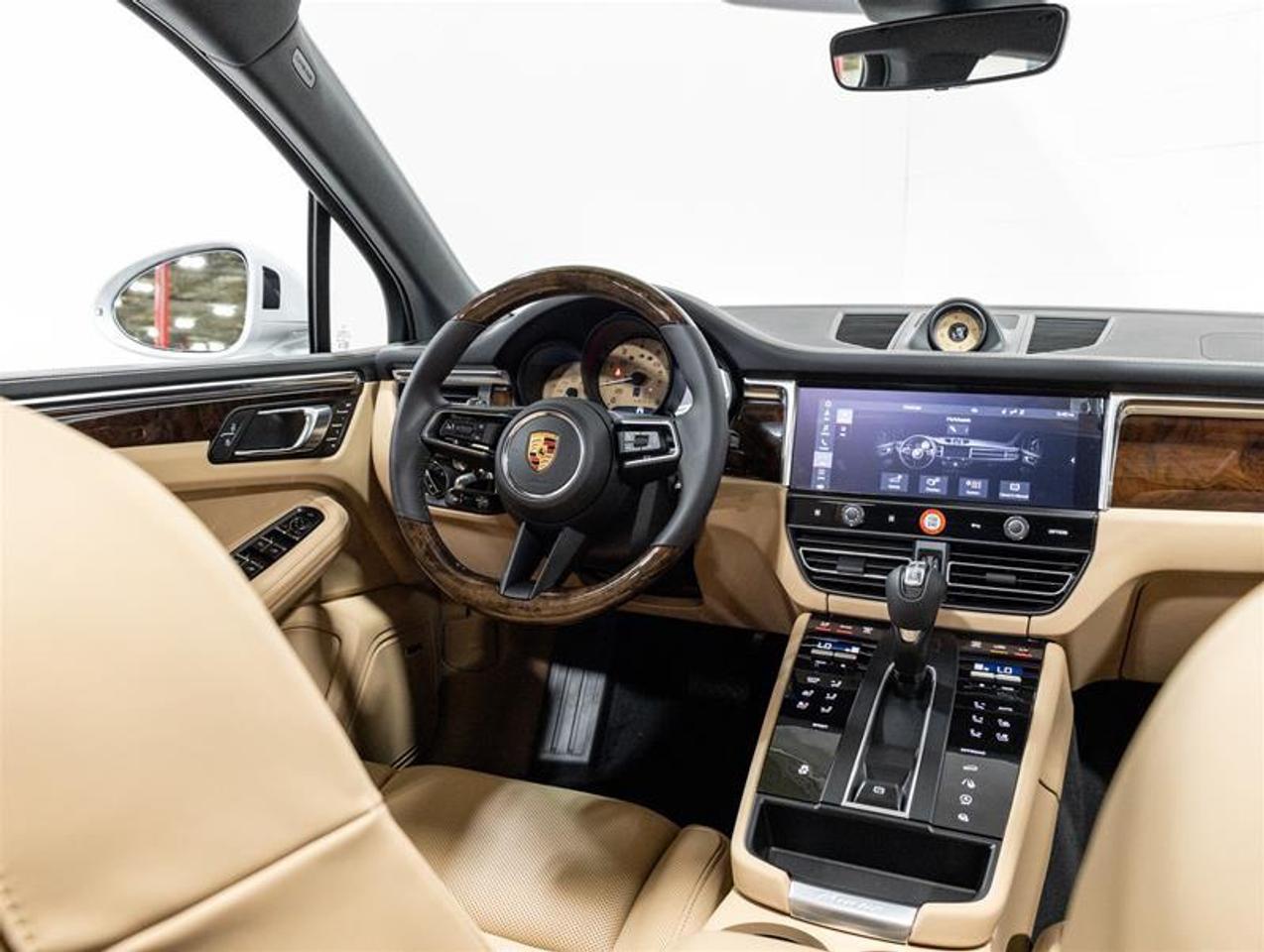 2026 Porsche Macan  Photo