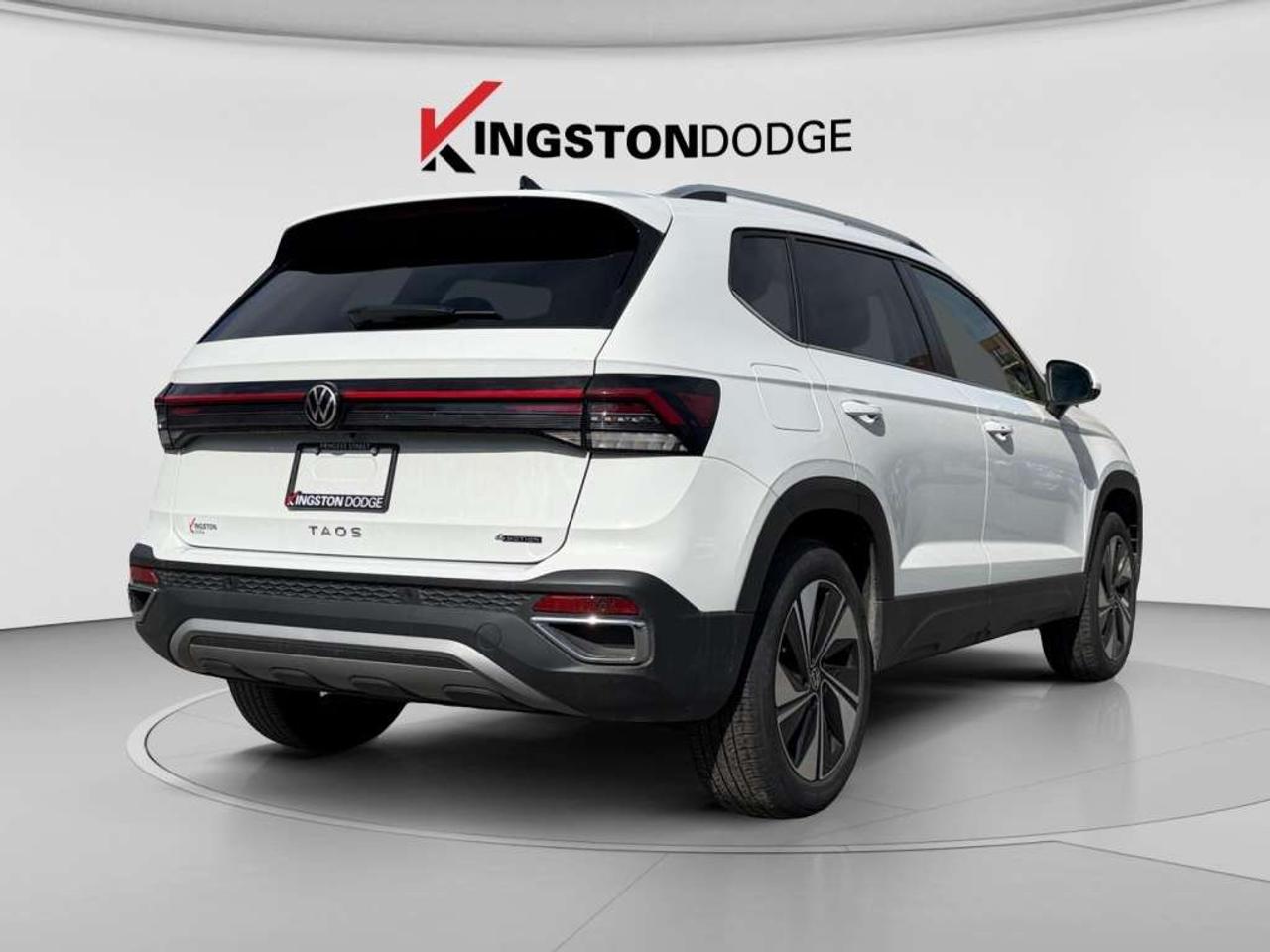 2025 Volkswagen Taos COMFORTLINE AWD Photo